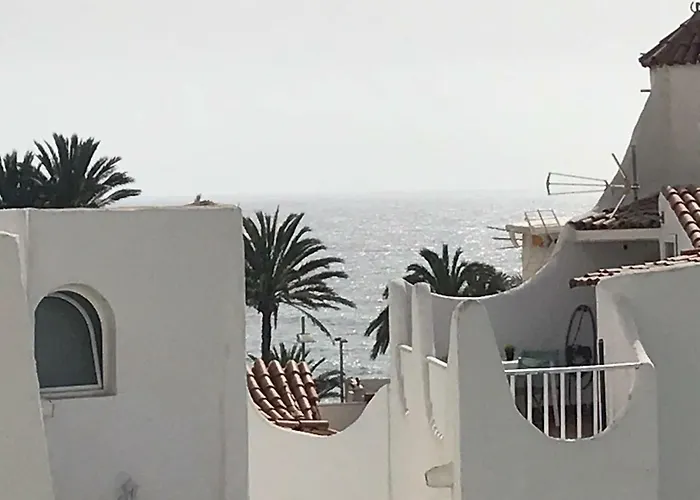 아파트 Wonderful White Appartament In Playa Americas 플라야데라스아메리카스