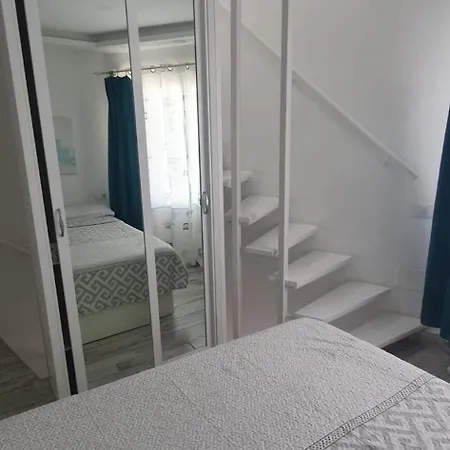 Wonderful White Appartament In Playa Americas 아파트 플라야데라스아메리카스