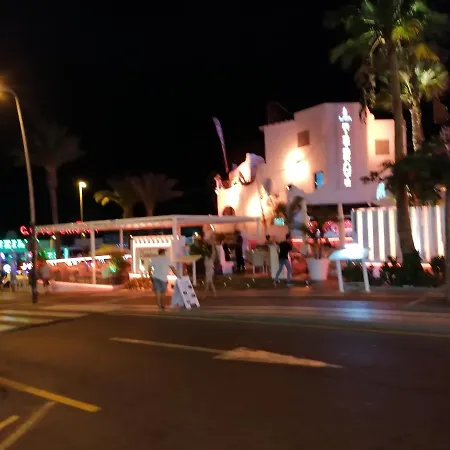 Wonderful White Appartament In Playa Americas 플라야데라스아메리카스
