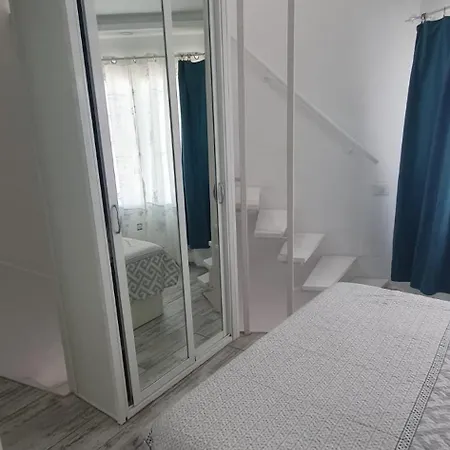 Appartement Wonderful White Appartament In Playa Americas
